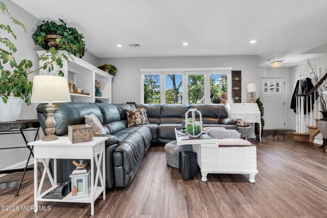 1083 Cavan Drive, Toms River, NJ 08753