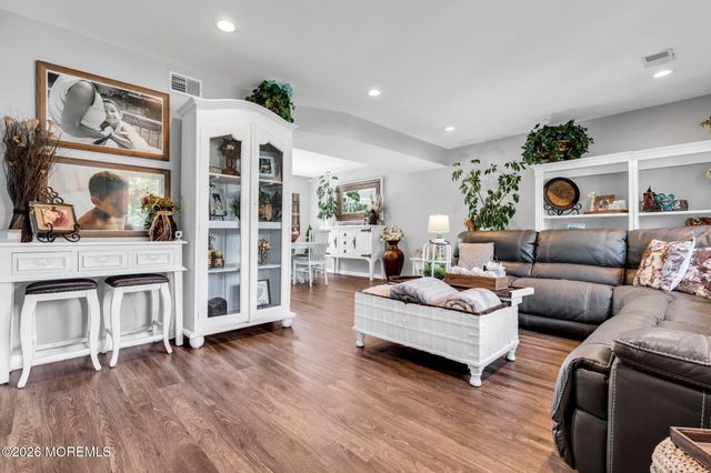 1083 Cavan Drive, Toms River, NJ 08753