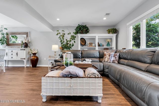 1083 Cavan Drive, Toms River, NJ 08753