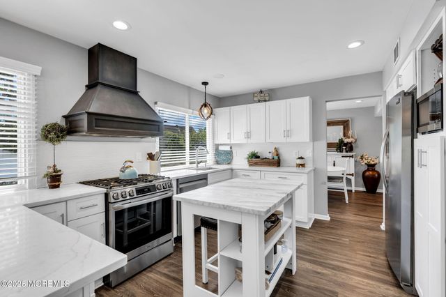 1083 Cavan Drive, Toms River, NJ 08753