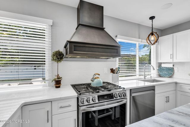 1083 Cavan Drive, Toms River, NJ 08753