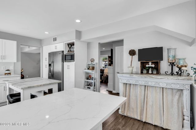 1083 Cavan Drive, Toms River, NJ 08753