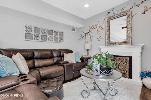 1083 Cavan Drive, Toms River, NJ 08753
