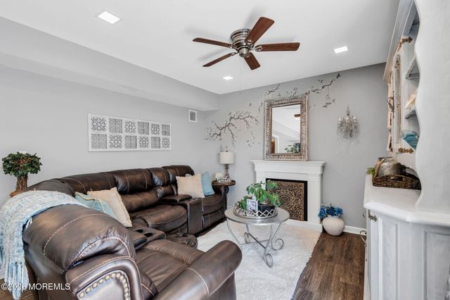 1083 Cavan Drive, Toms River, NJ 08753