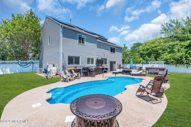 1083 Cavan Drive, Toms River, NJ 08753