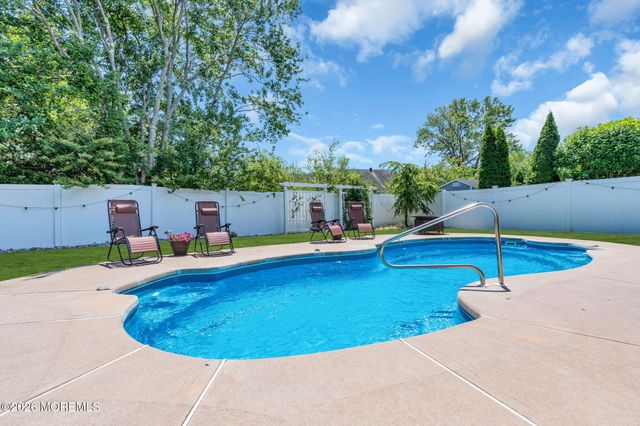 1083 Cavan Drive, Toms River, NJ 08753