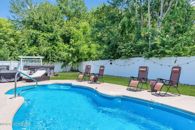1083 Cavan Drive, Toms River, NJ 08753