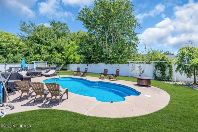 1083 Cavan Drive, Toms River, NJ 08753