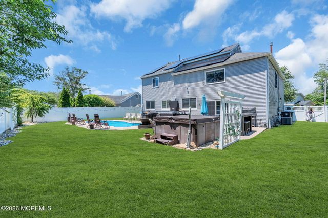 1083 Cavan Drive, Toms River, NJ 08753