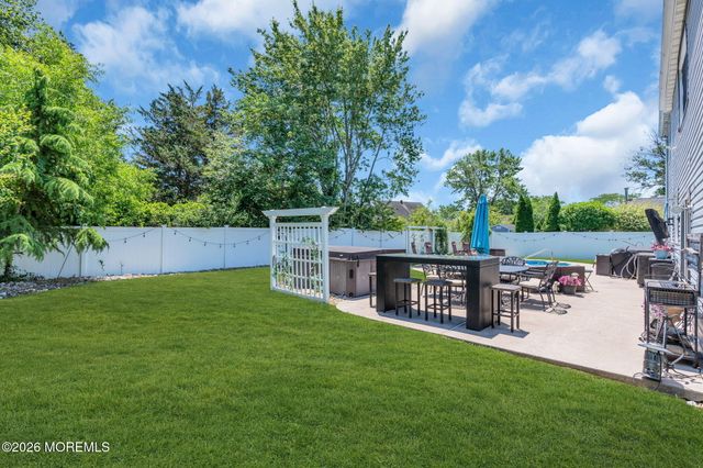 1083 Cavan Drive, Toms River, NJ 08753
