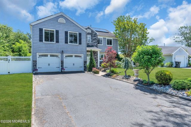 1083 Cavan Drive, Toms River, NJ 08753