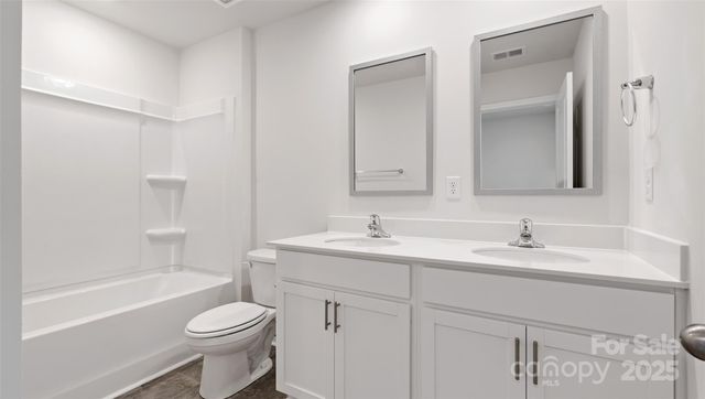 92 Queen Valley Way, Waynesville, NC 28786