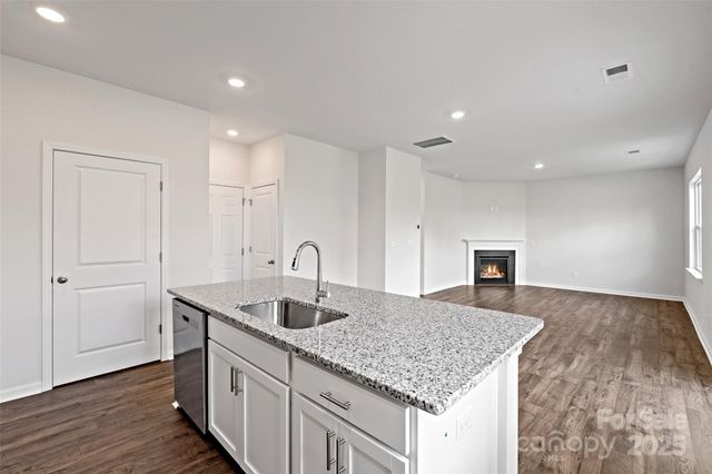 92 Queen Valley Way, Waynesville, NC 28786