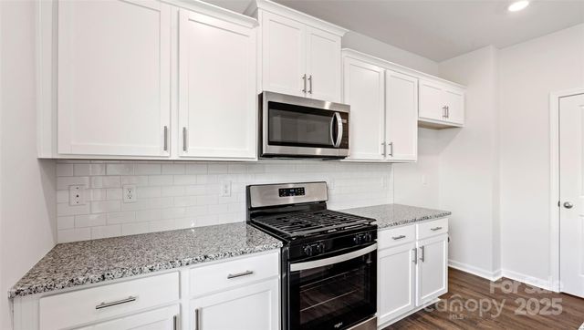 92 Queen Valley Way, Waynesville, NC 28786