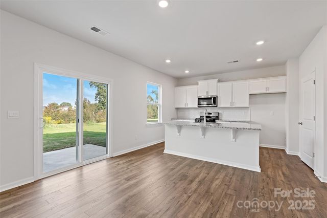 92 Queen Valley Way, Waynesville, NC 28786