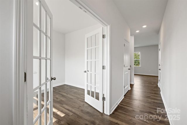 92 Queen Valley Way, Waynesville, NC 28786