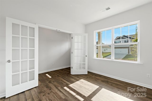 92 Queen Valley Way, Waynesville, NC 28786