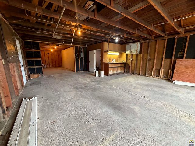 503 NE Gordon ST, Topeka, KS 66608