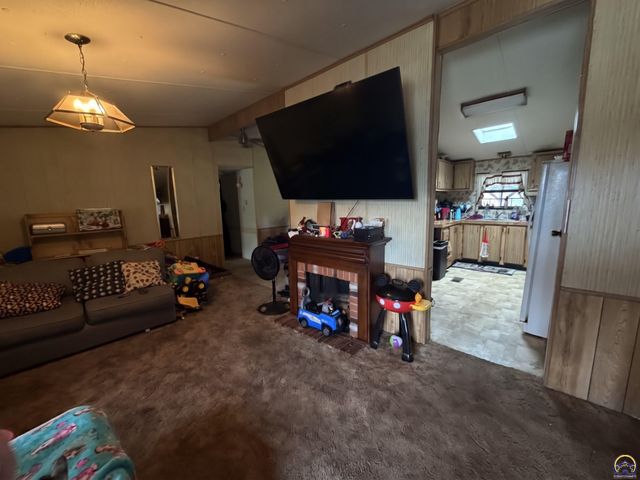 503 NE Gordon ST, Topeka, KS 66608