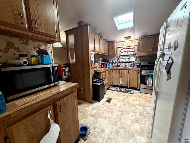 503 NE Gordon ST, Topeka, KS 66608