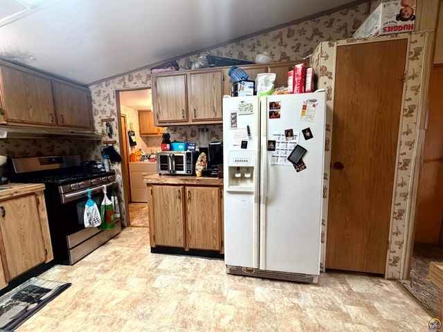 503 NE Gordon ST, Topeka, KS 66608