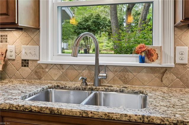 203 N Bowman TER, Yorktown, VA 23693
