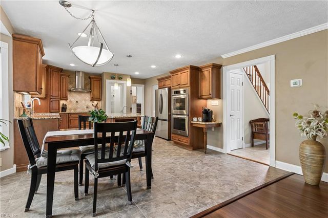 203 N Bowman TER, Yorktown, VA 23693