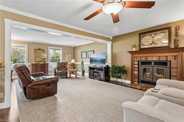 203 N Bowman TER, Yorktown, VA 23693