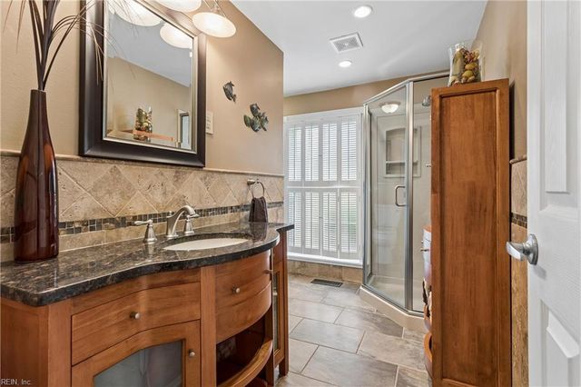 203 N Bowman TER, Yorktown, VA 23693