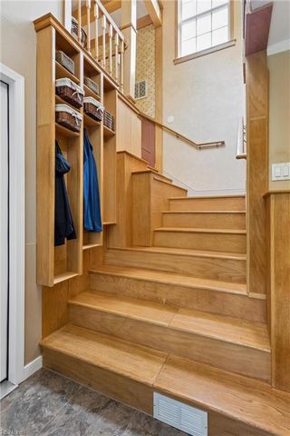 203 N Bowman TER, Yorktown, VA 23693