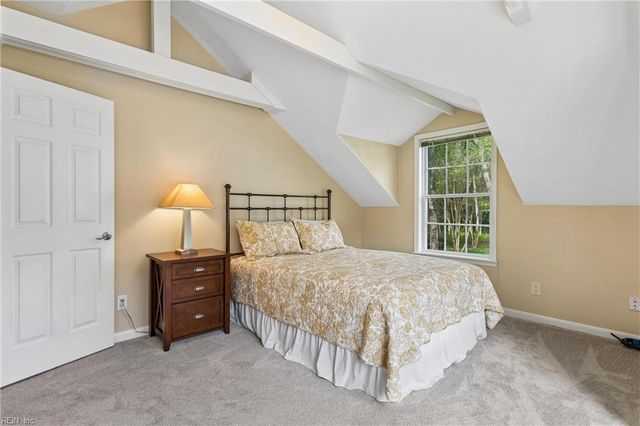 203 N Bowman TER, Yorktown, VA 23693