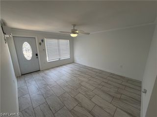 1781 Smugglers CV B, Naples, FL 34112
