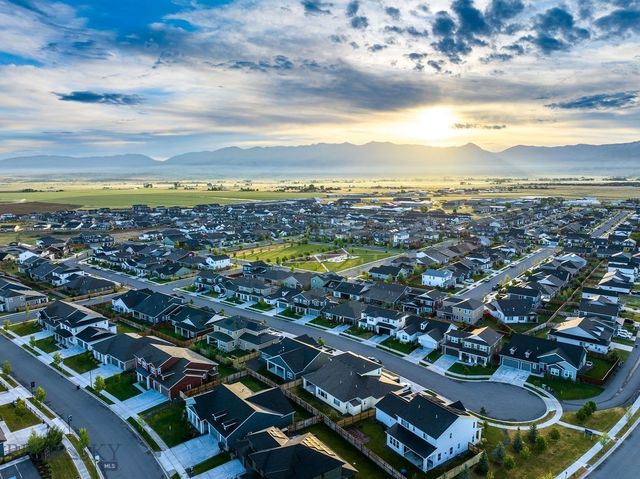 1606 Kit Carson Circle, Belgrade, MT 59714