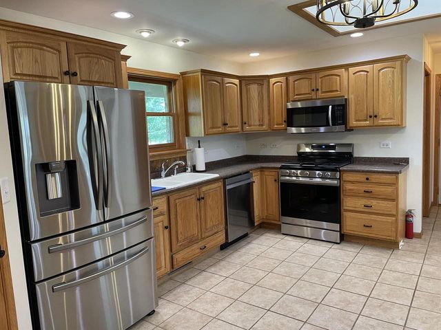 9506 296th AVENUE, Salem, WI 53168