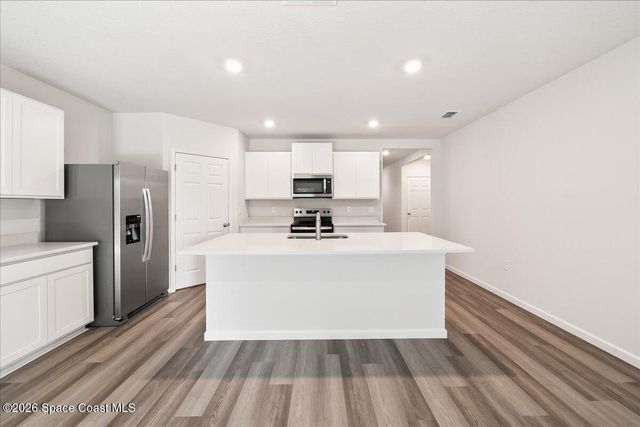 566 Rembrandt Street SE, Palm Bay, FL 32909