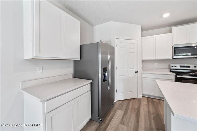 566 Rembrandt Street SE, Palm Bay, FL 32909