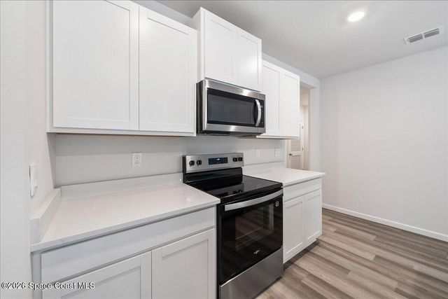 566 Rembrandt Street SE, Palm Bay, FL 32909