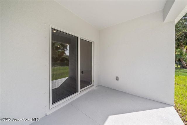 566 Rembrandt Street SE, Palm Bay, FL 32909