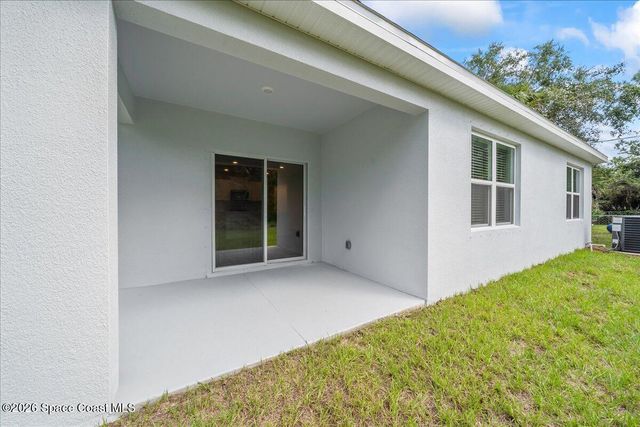 566 Rembrandt Street SE, Palm Bay, FL 32909