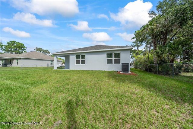 566 Rembrandt Street SE, Palm Bay, FL 32909