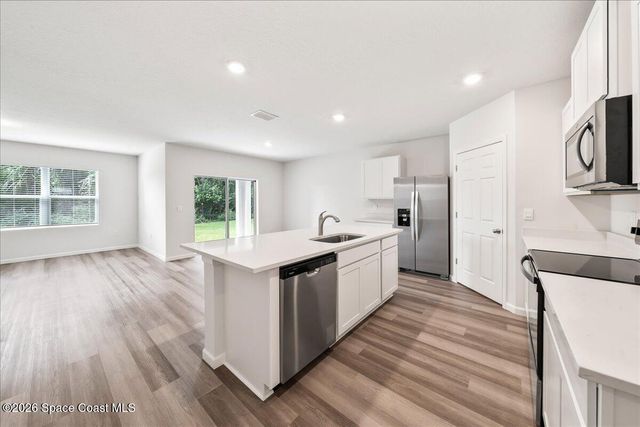 566 Rembrandt Street SE, Palm Bay, FL 32909