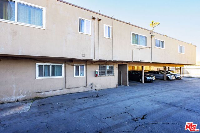 10130 S Inglewood Avenue, Inglewood, CA 90304