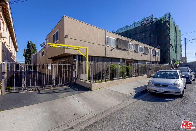 10130 S Inglewood Avenue, Inglewood, CA 90304