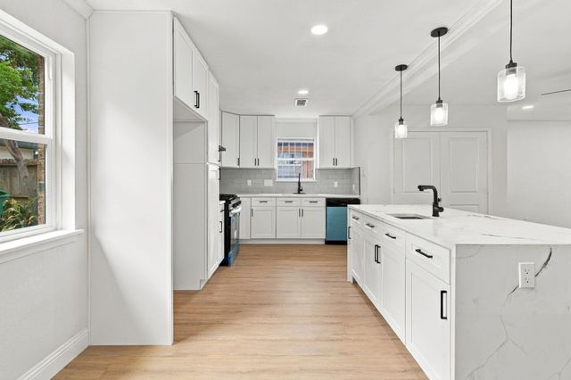 3931 Tiffany Drive, Houston, TX 77045