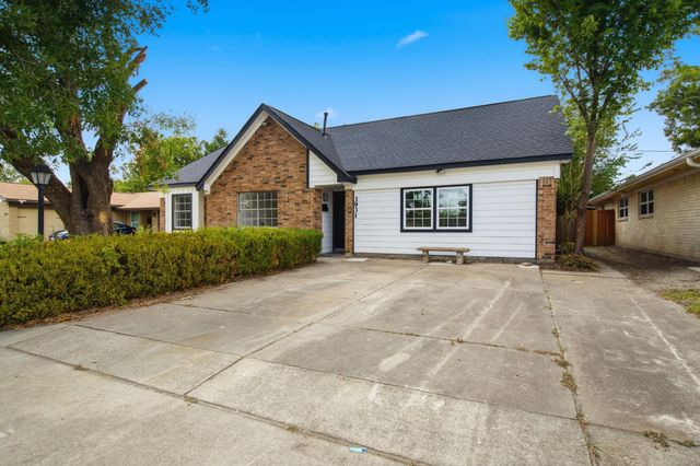 3931 Tiffany Drive, Houston, TX 77045