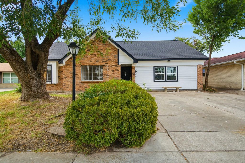 3931 Tiffany Drive, Houston, TX 77045