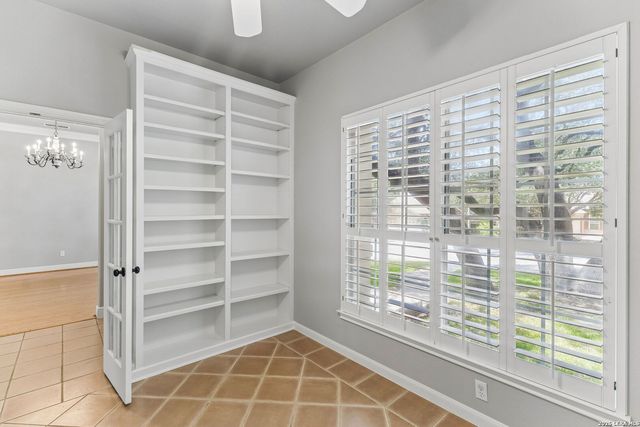 6542 Amber Oak, San Antonio, TX 78249
