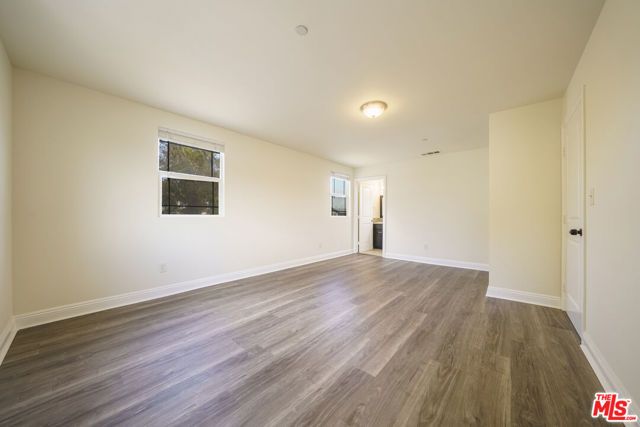 154 E 84th Place 154, Los Angeles, CA 90003