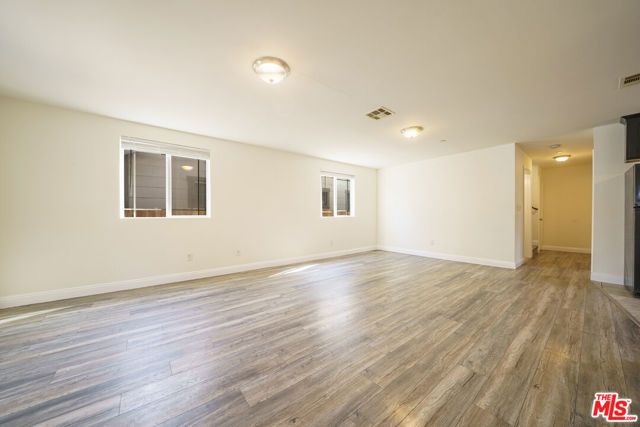 154 E 84th Place 154, Los Angeles, CA 90003