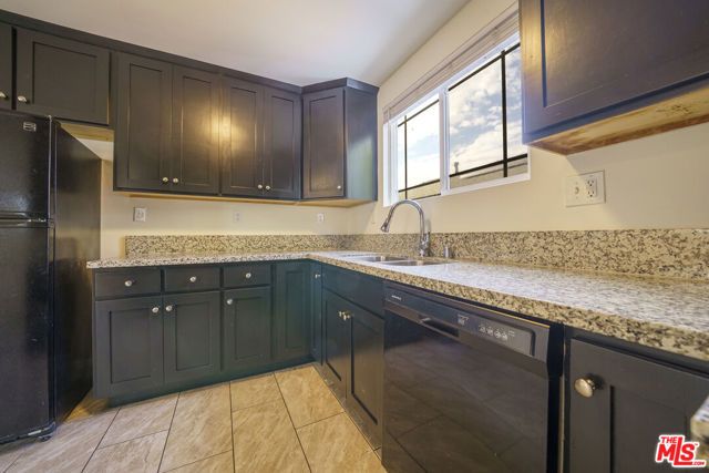 154 E 84th Place 154, Los Angeles, CA 90003